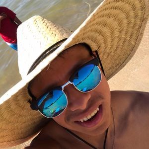 Meet your Posher, Emmanuel